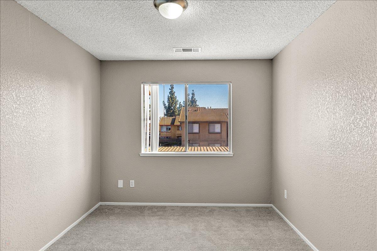 495 Cherry Ln #G, Manteca, CA 95337