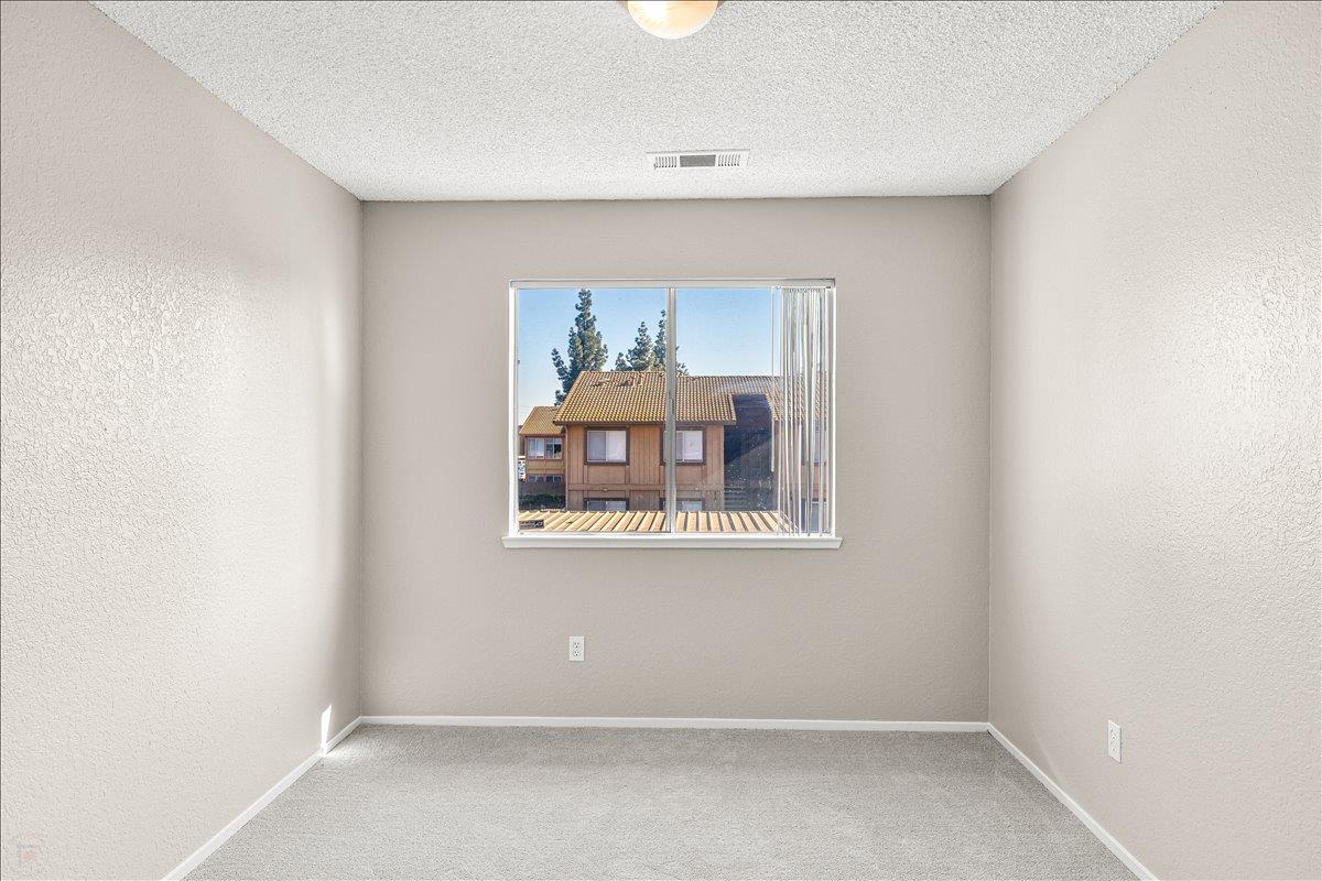 495 Cherry Ln #G, Manteca, CA 95337