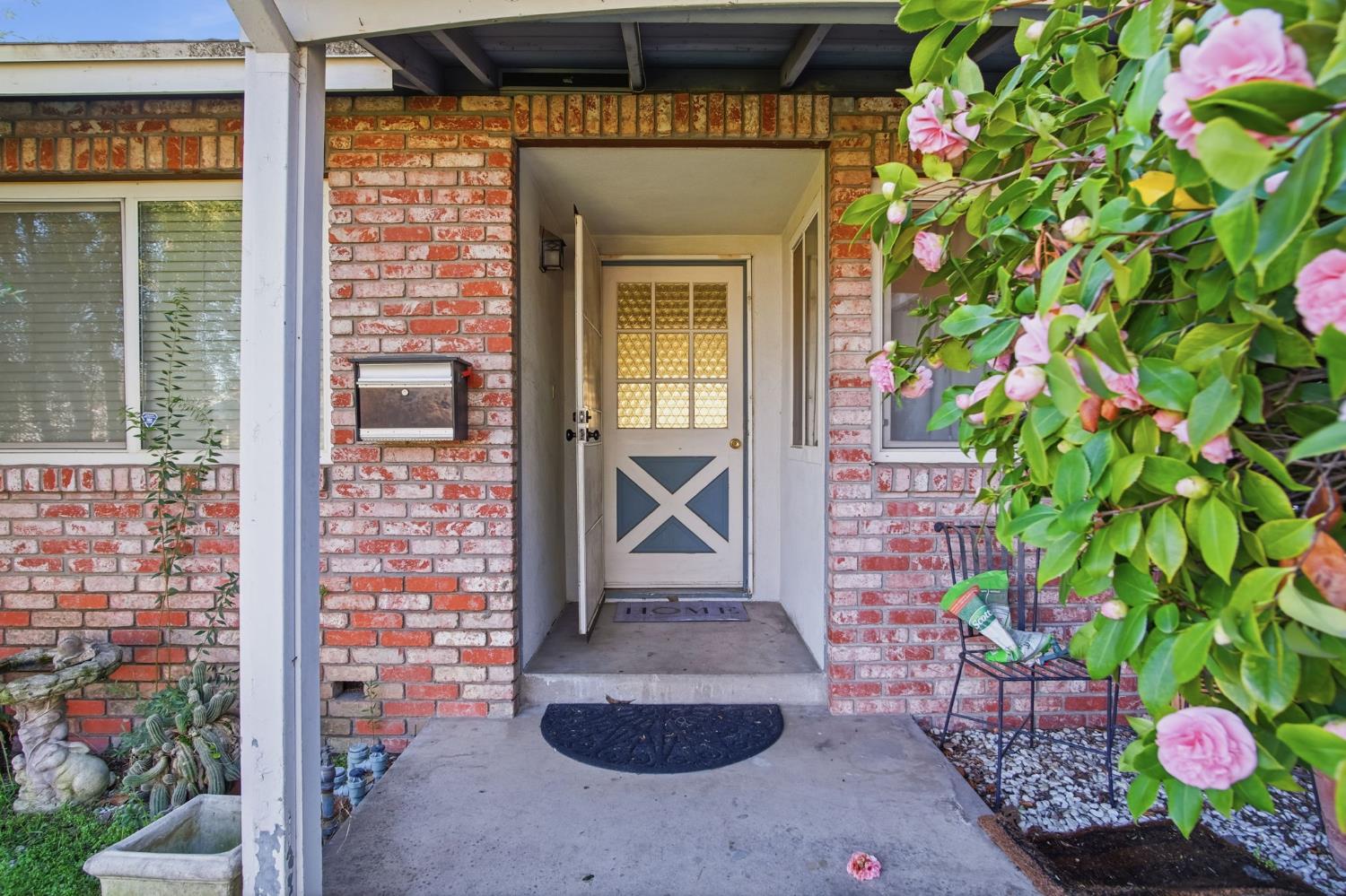 1436 Montclair Dr, Modesto, CA 95350