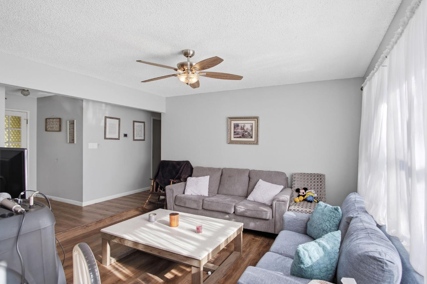 1436 Montclair Dr, Modesto, CA 95350