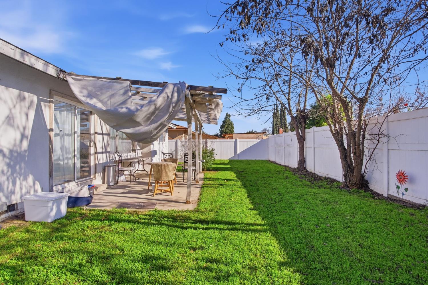 1436 Montclair Dr, Modesto, CA 95350