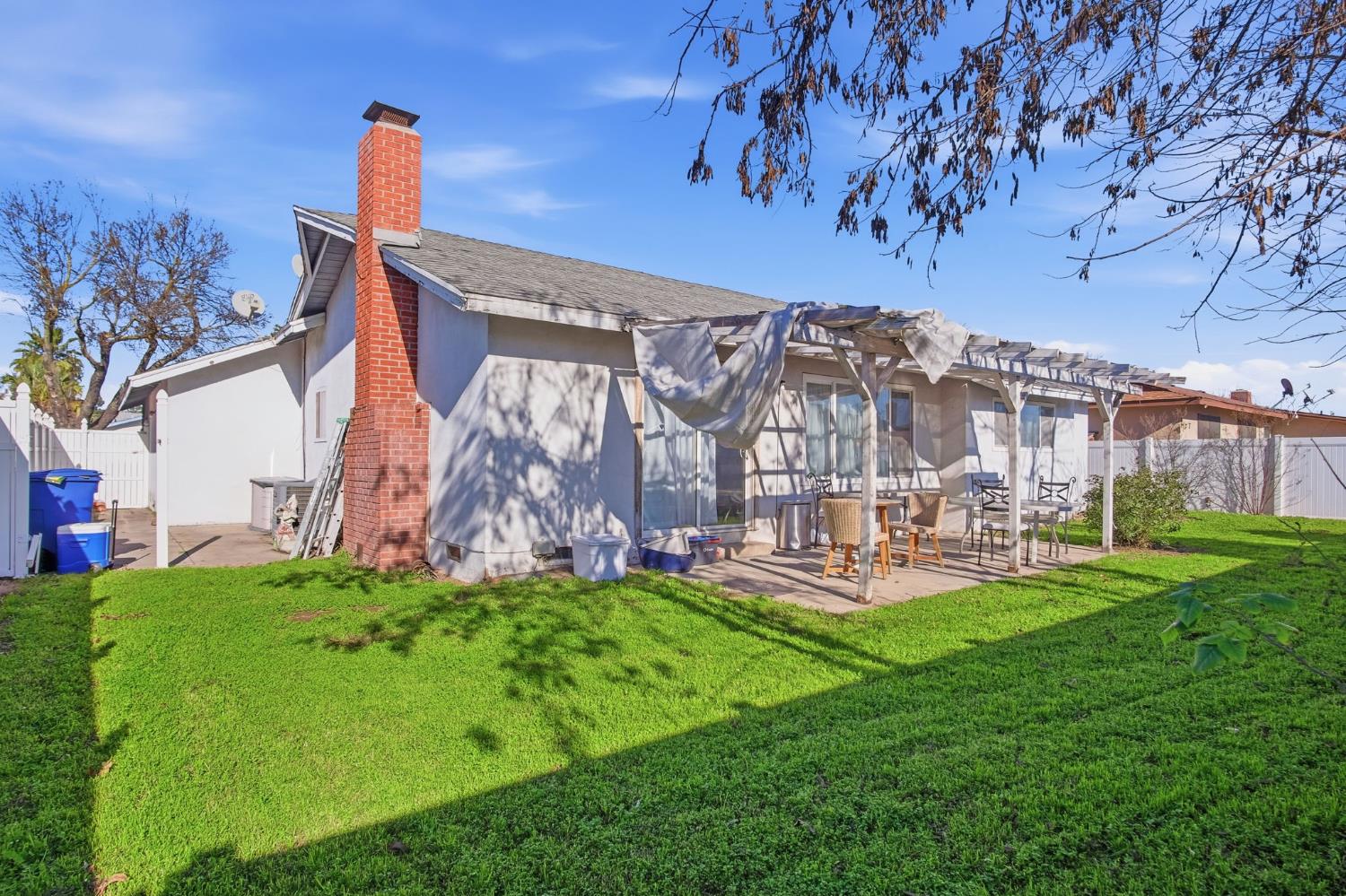 1436 Montclair Dr, Modesto, CA 95350