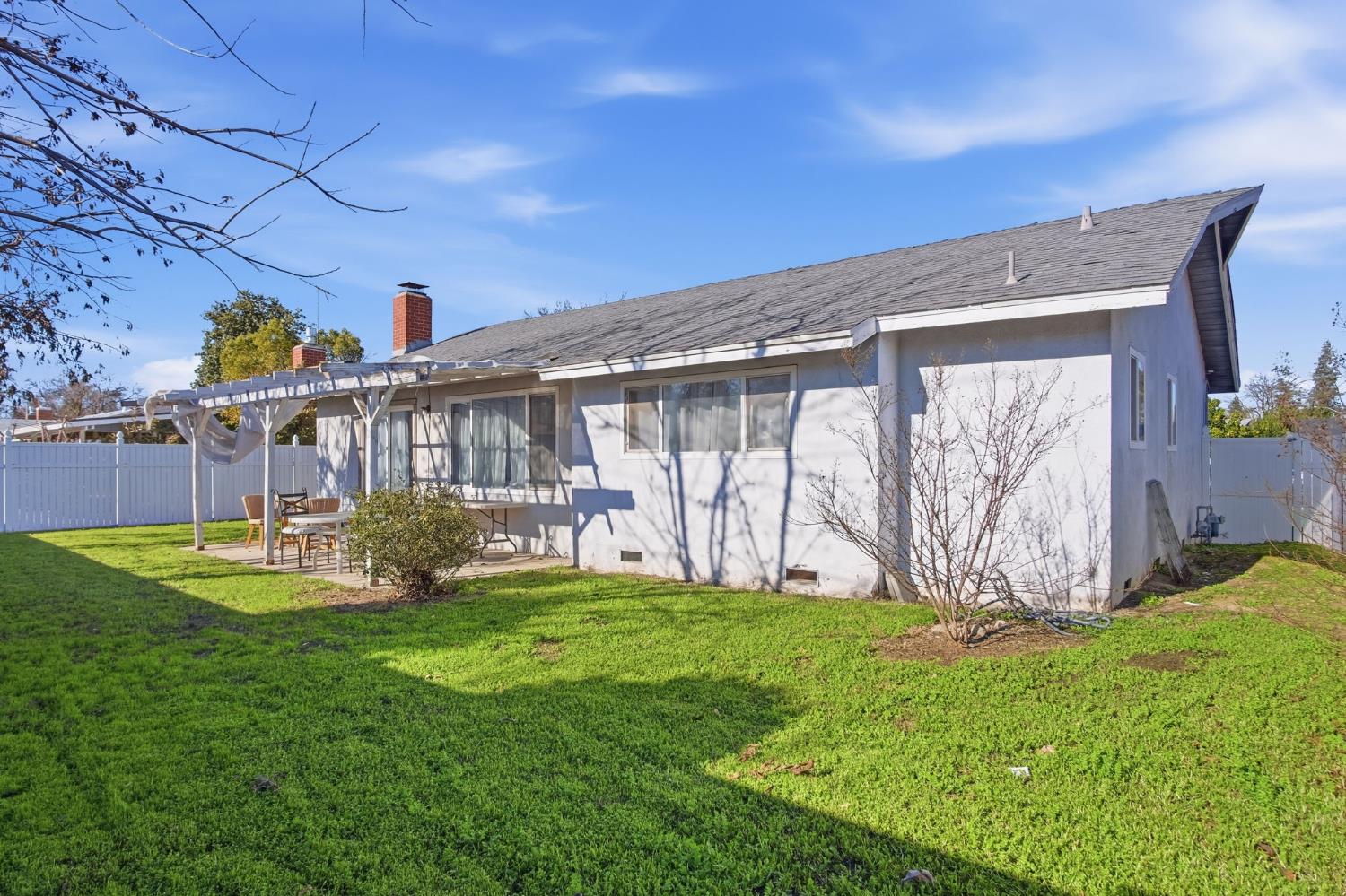 1436 Montclair Dr, Modesto, CA 95350