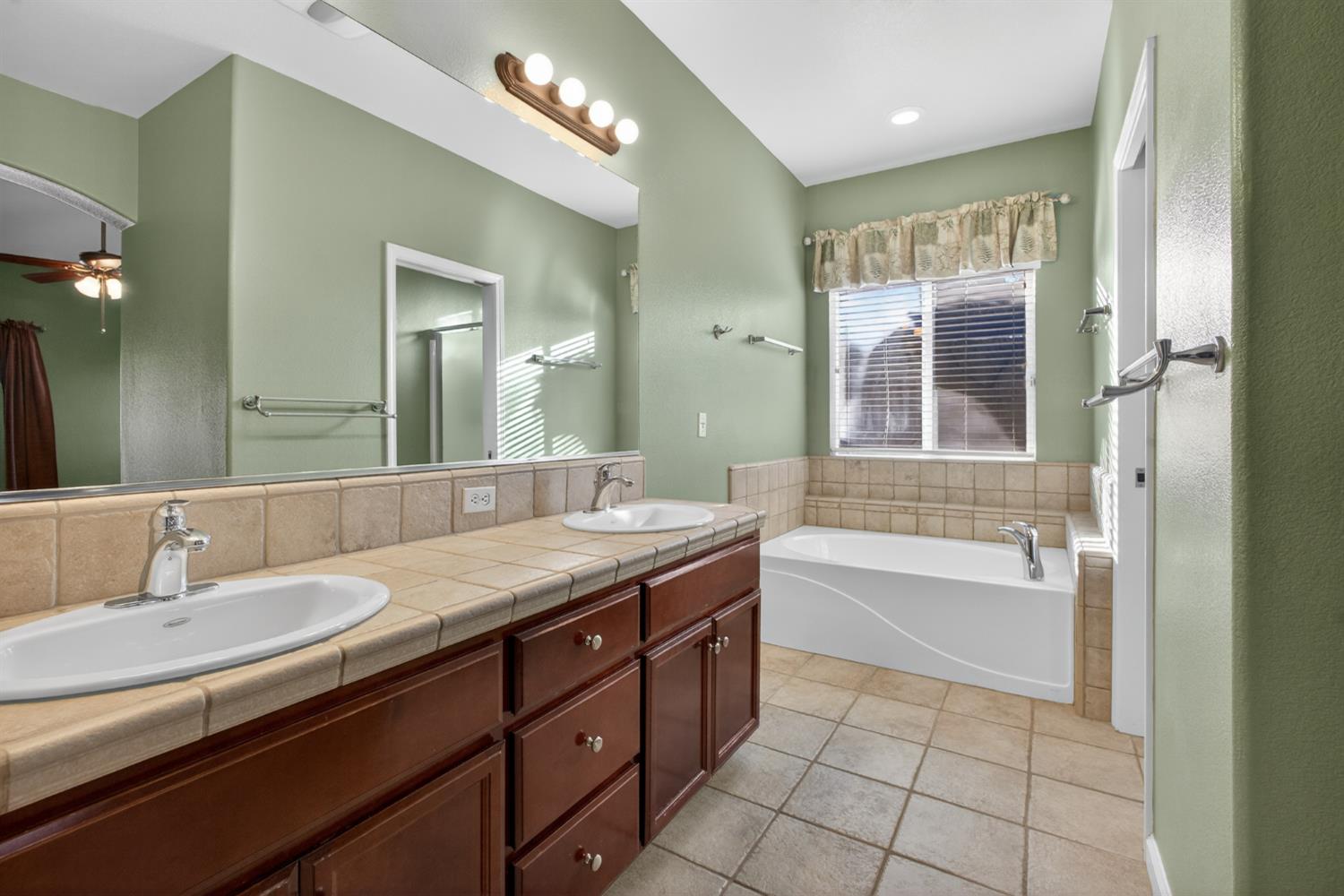 2310 Black Oak St, Turlock, CA 95382