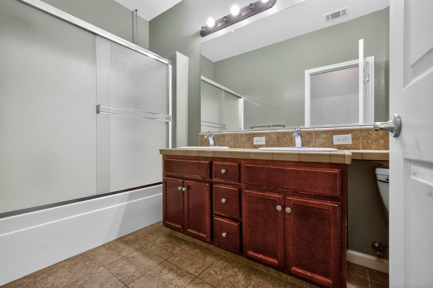 2310 Black Oak St, Turlock, CA 95382