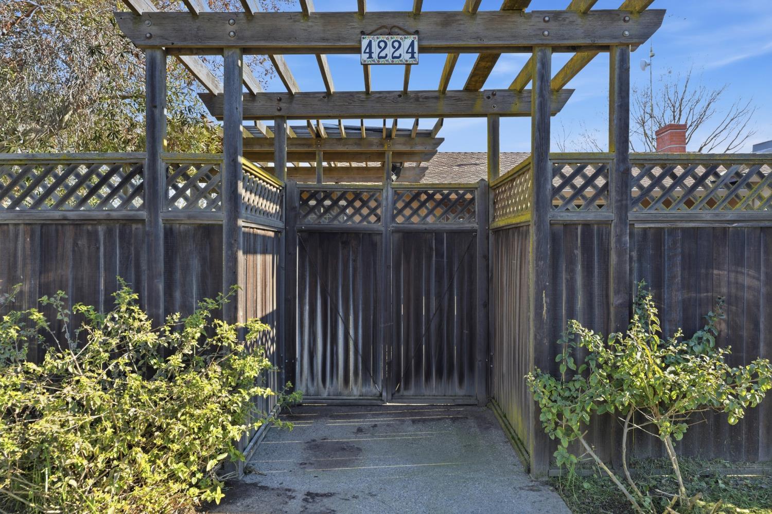 4224 Griffin Rd, Hughson, CA 95326