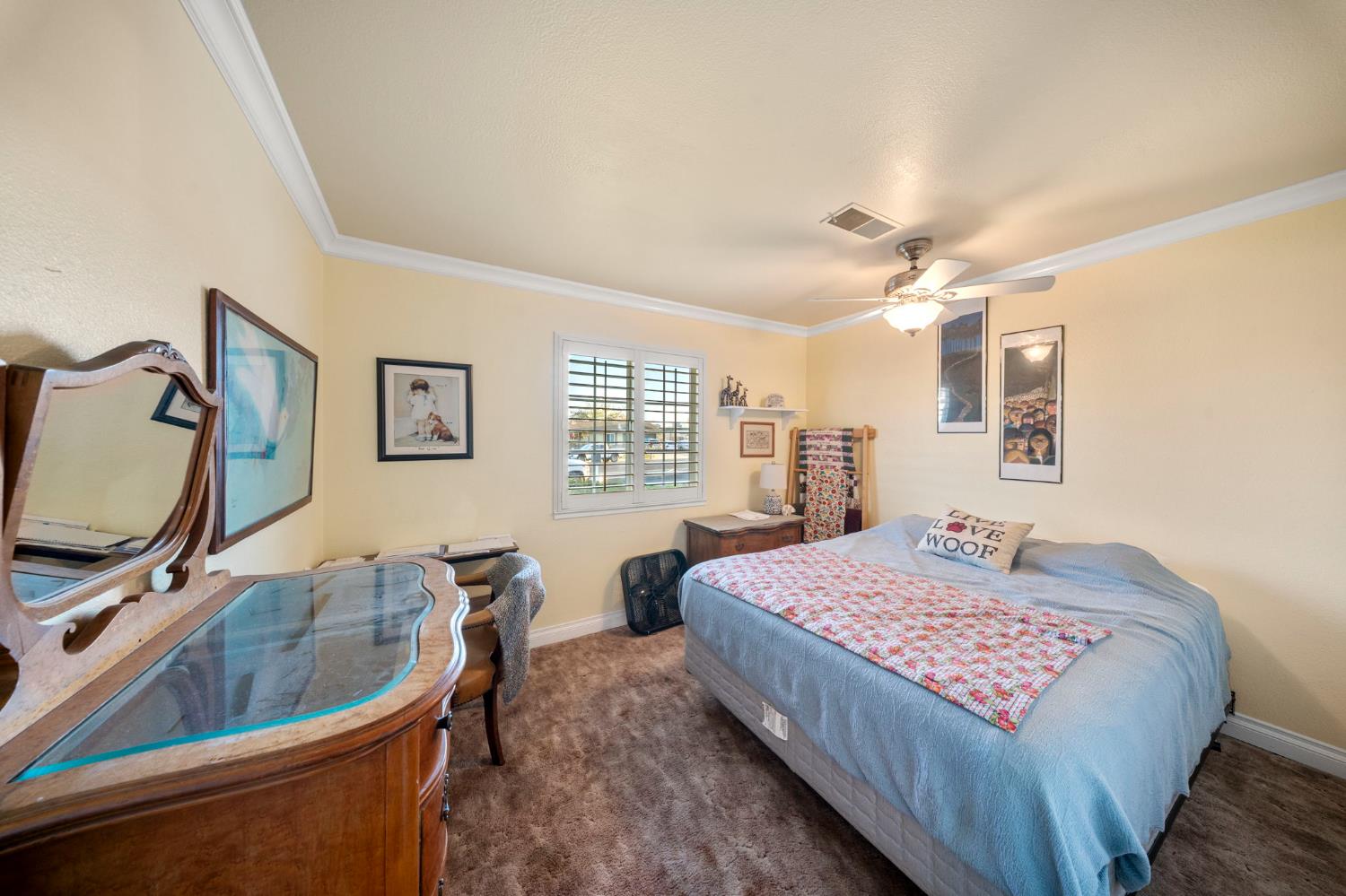 1296 E D St, Oakdale, CA 95361