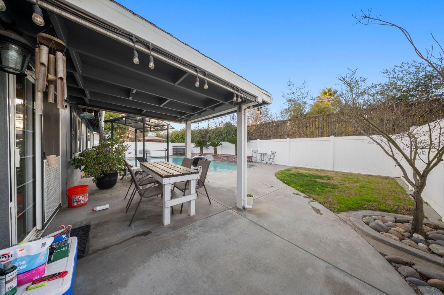 1296 E D St, Oakdale, CA 95361