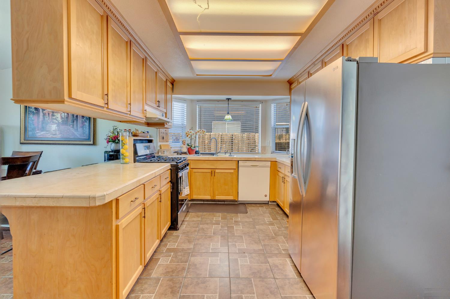 828 Olivewood Dr, Los Banos, CA 93635