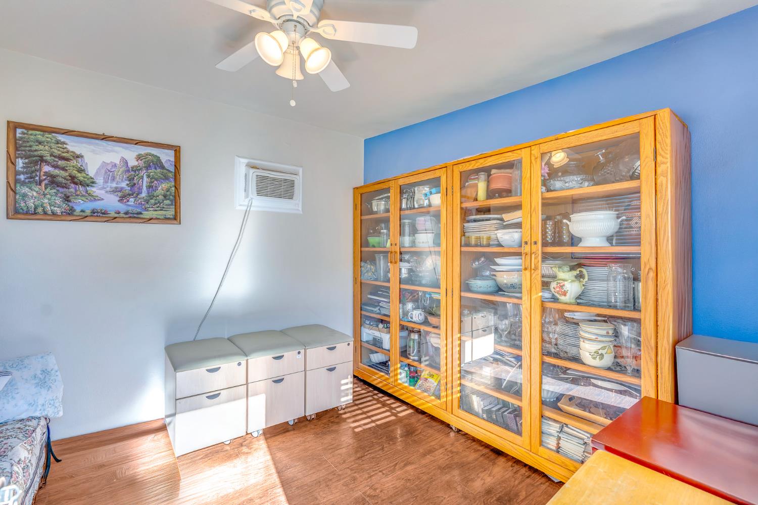 828 Olivewood Dr, Los Banos, CA 93635