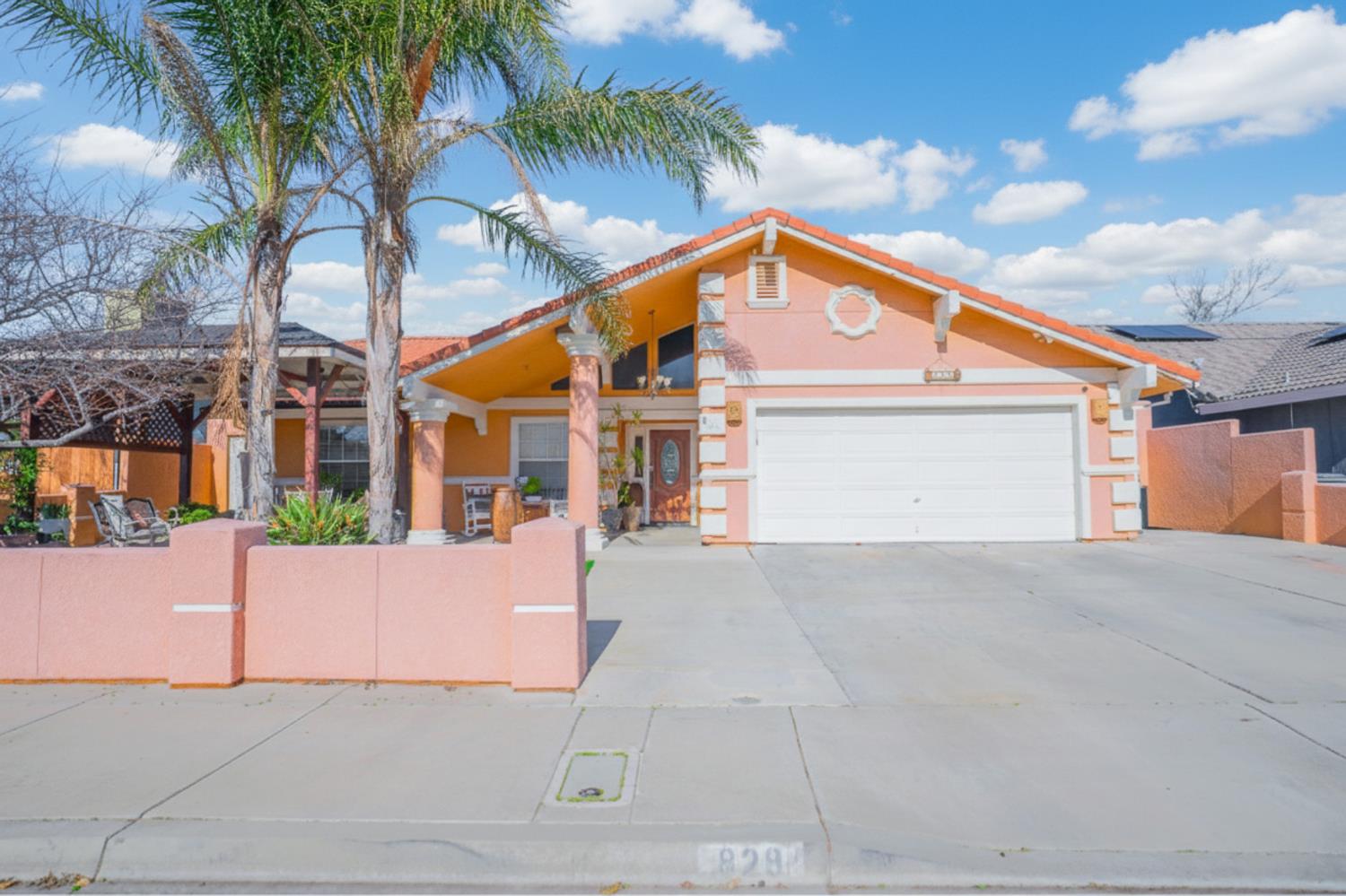 828 Olivewood Dr, Los Banos, CA 93635