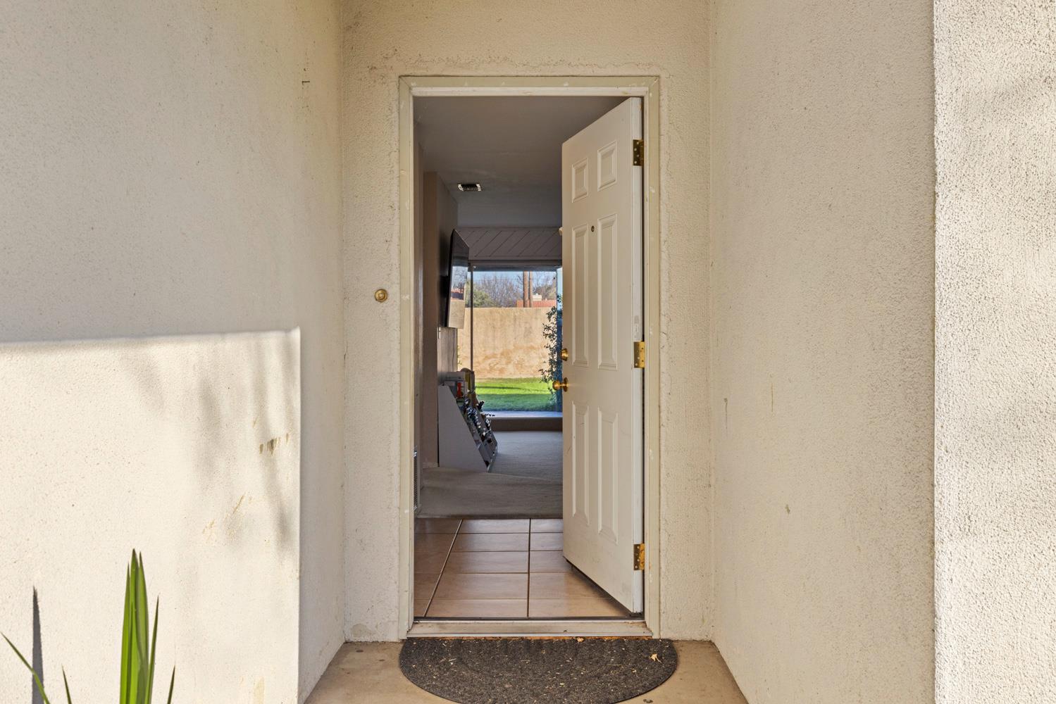 2513 Stoneridge Dr, Modesto, CA 95355