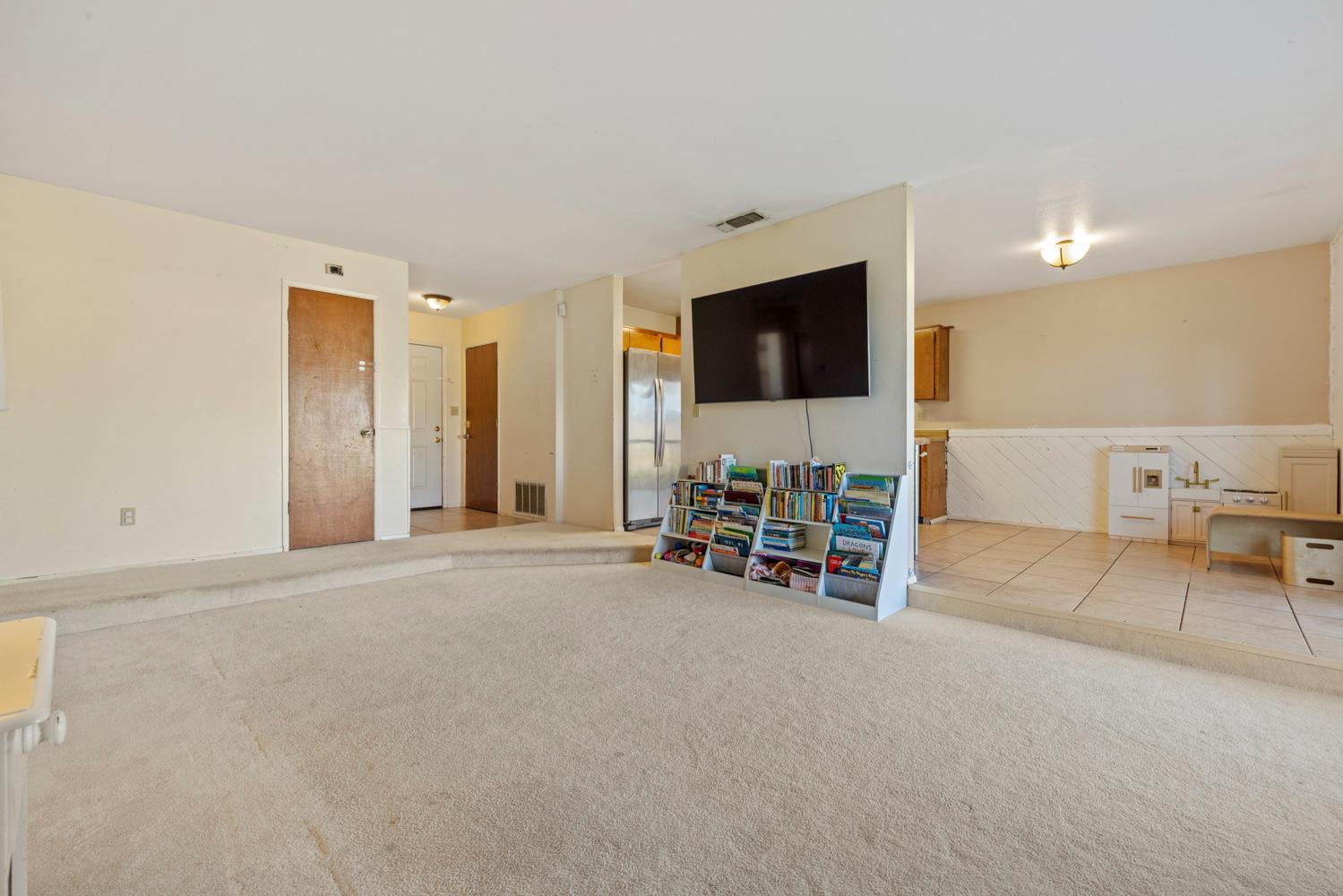 2513 Stoneridge Dr, Modesto, CA 95355