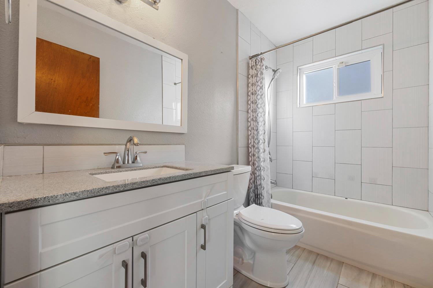 2513 Stoneridge Dr, Modesto, CA 95355