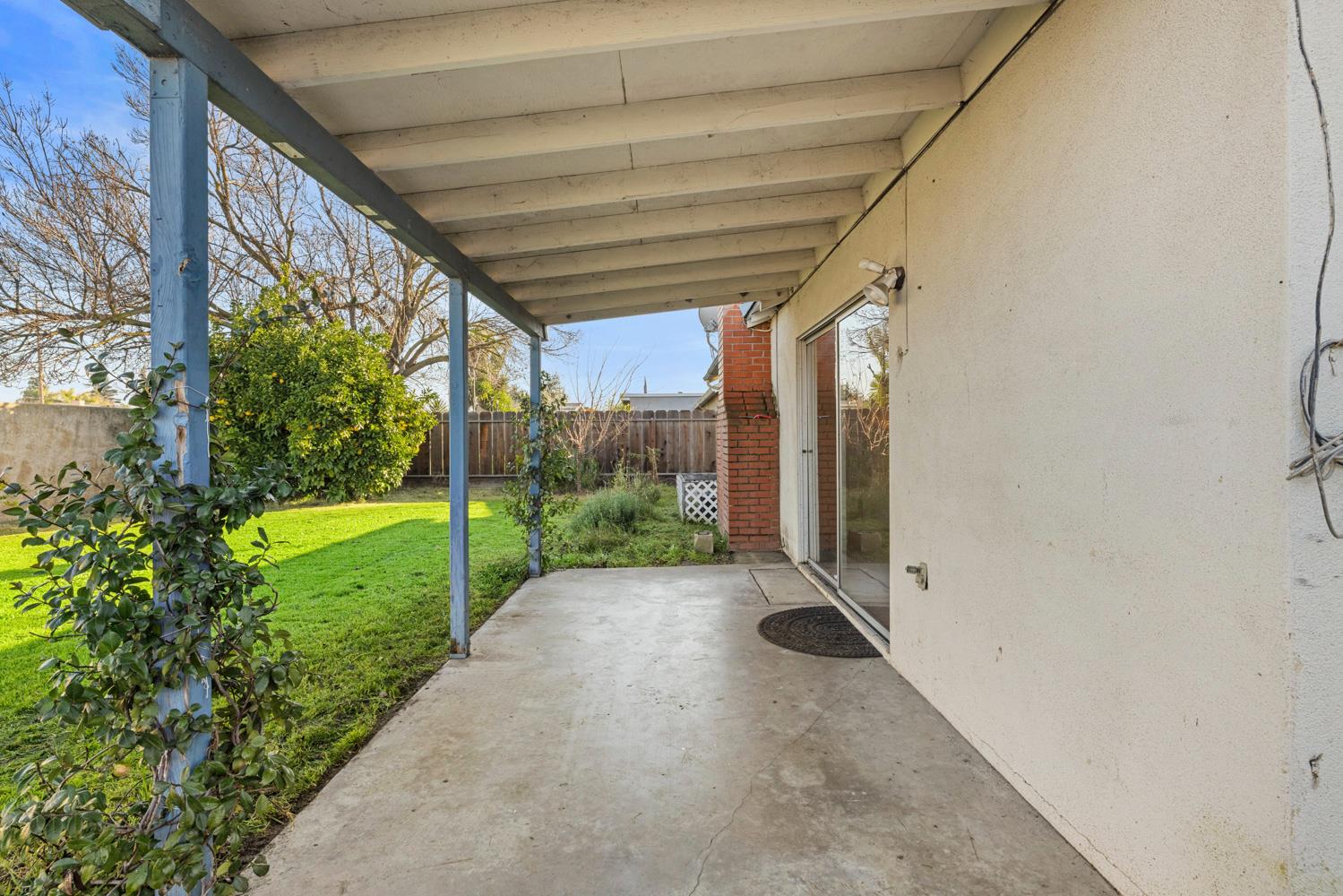 2513 Stoneridge Dr, Modesto, CA 95355