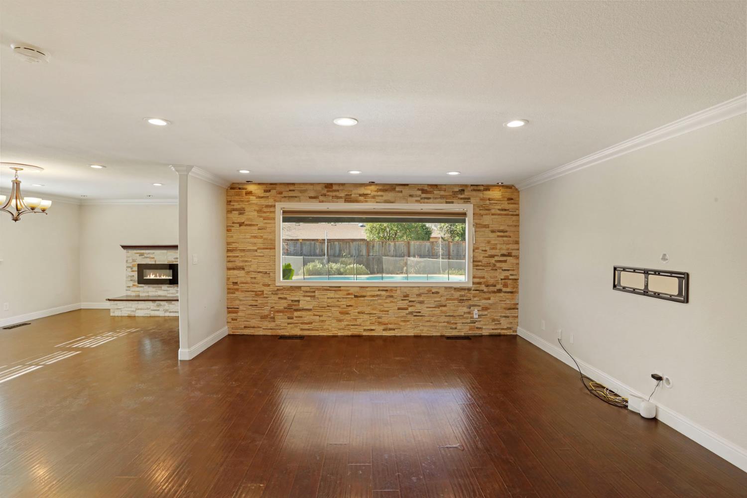 1921 Sherwood Ave, Modesto, CA 95350