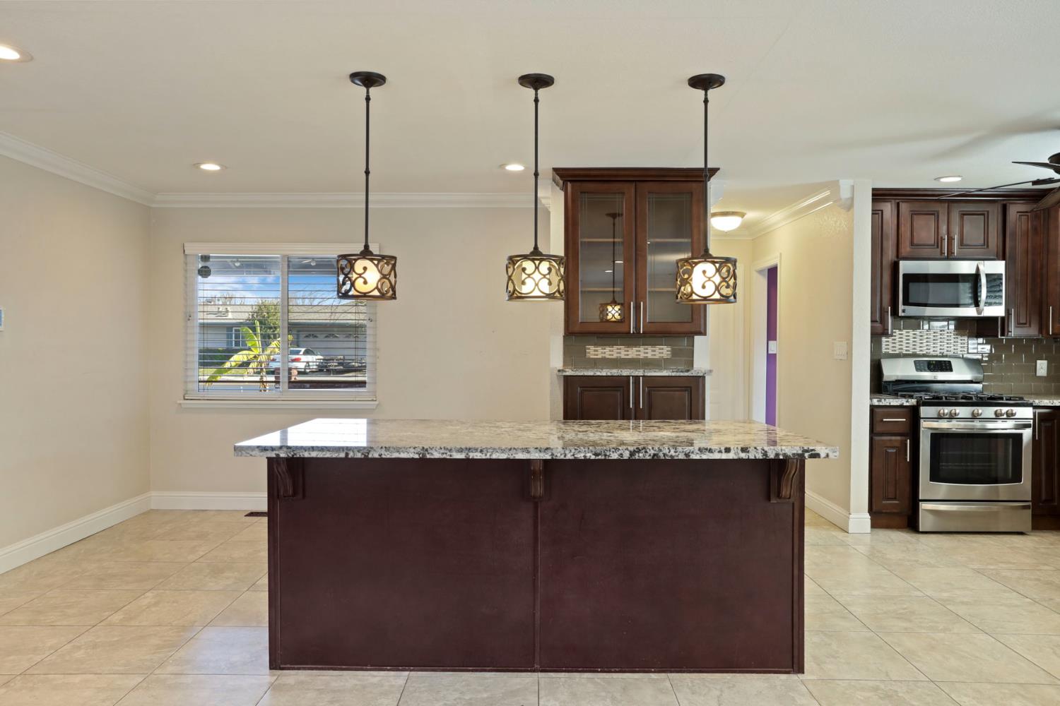 1921 Sherwood Ave, Modesto, CA 95350