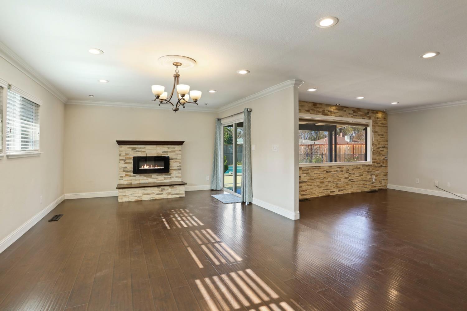 1921 Sherwood Ave, Modesto, CA 95350