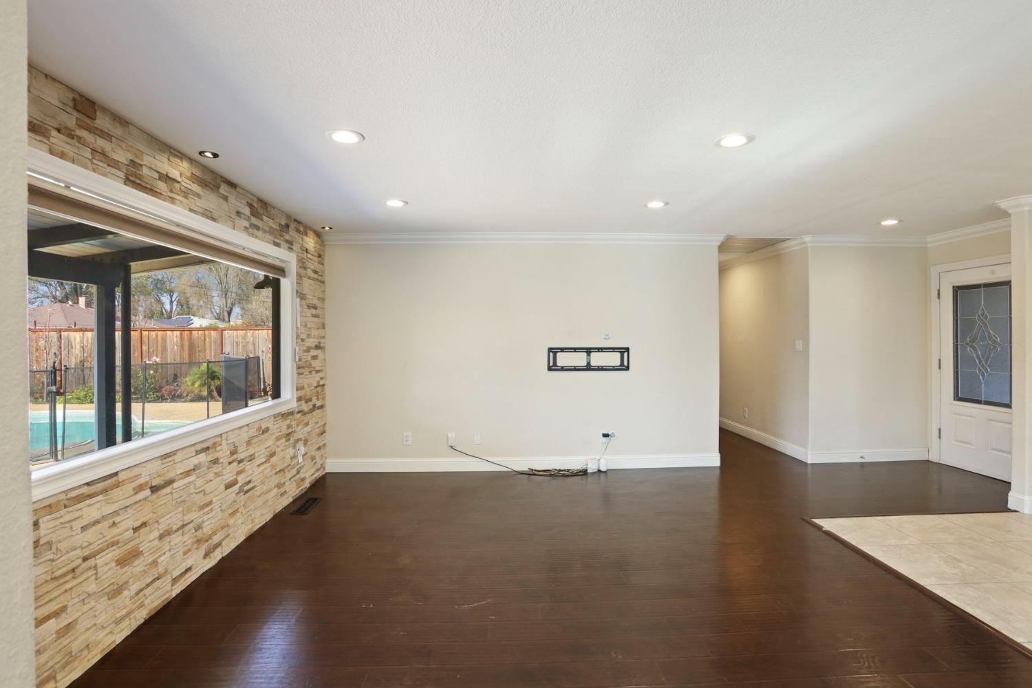 1921 Sherwood Ave, Modesto, CA 95350