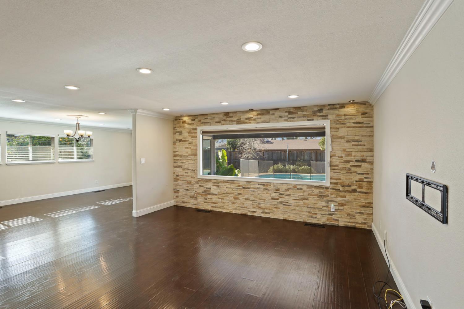 1921 Sherwood Ave, Modesto, CA 95350