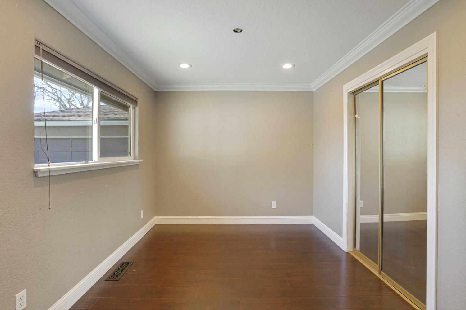 1921 Sherwood Ave, Modesto, CA 95350