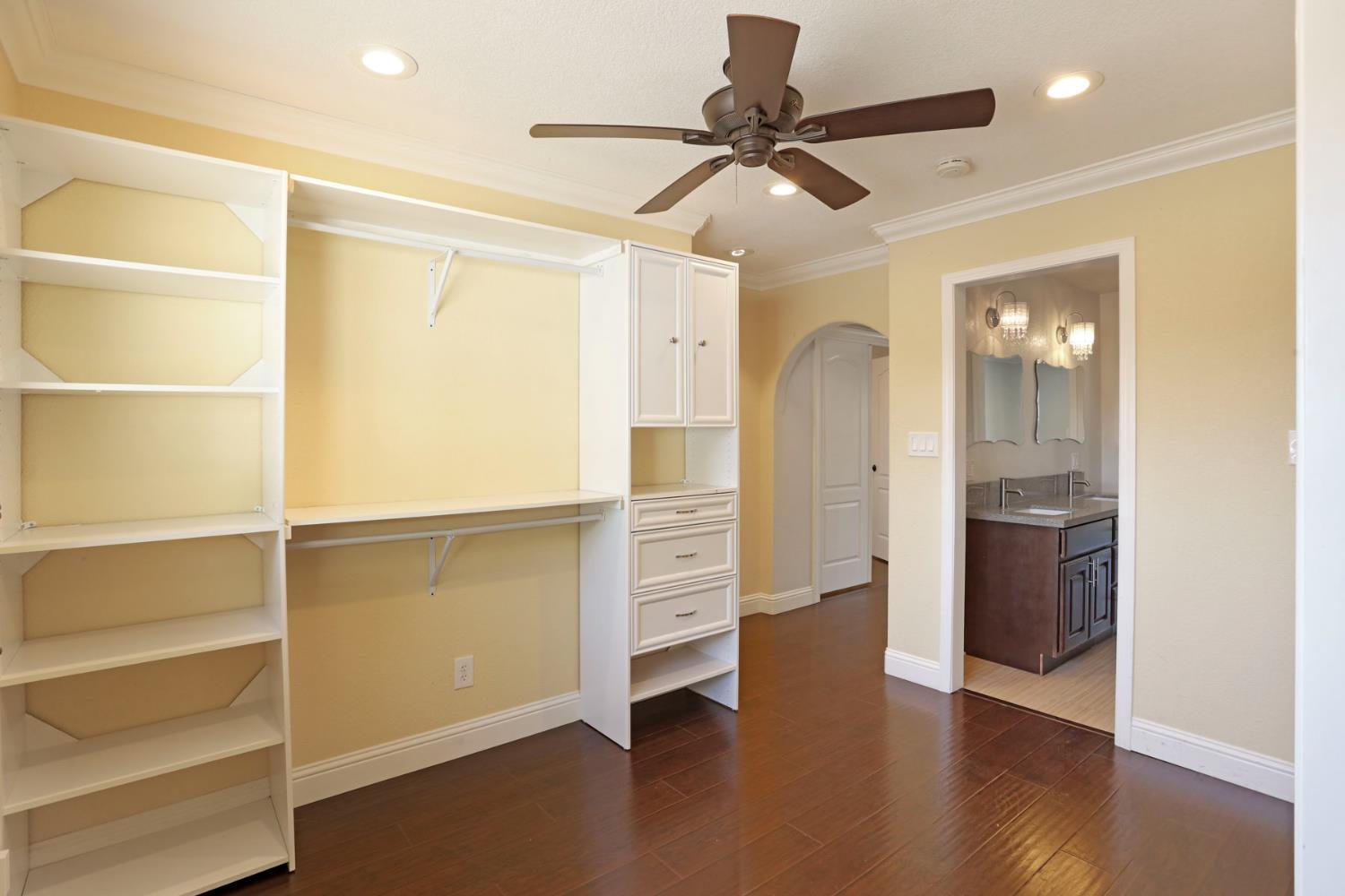 1921 Sherwood Ave, Modesto, CA 95350