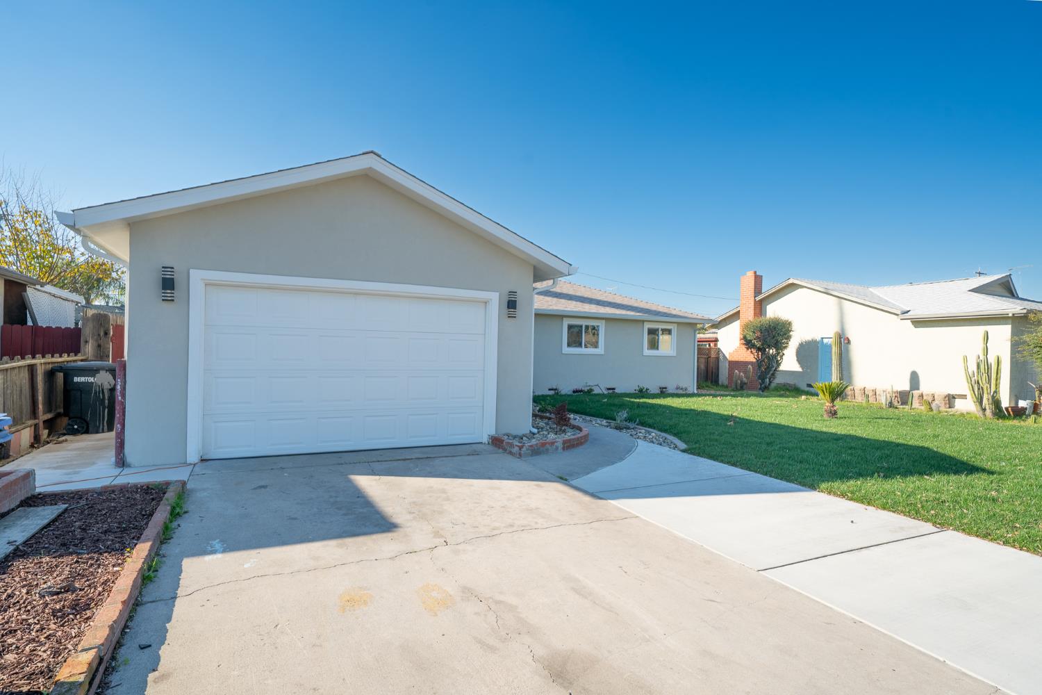 1813 Lupin Ln, Ceres, CA 95307