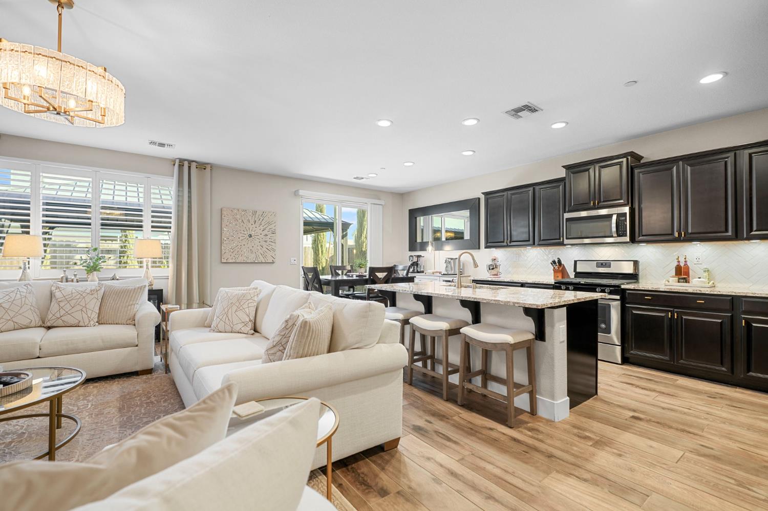 1642 Mcmanis Ln, Ripon, CA 95366