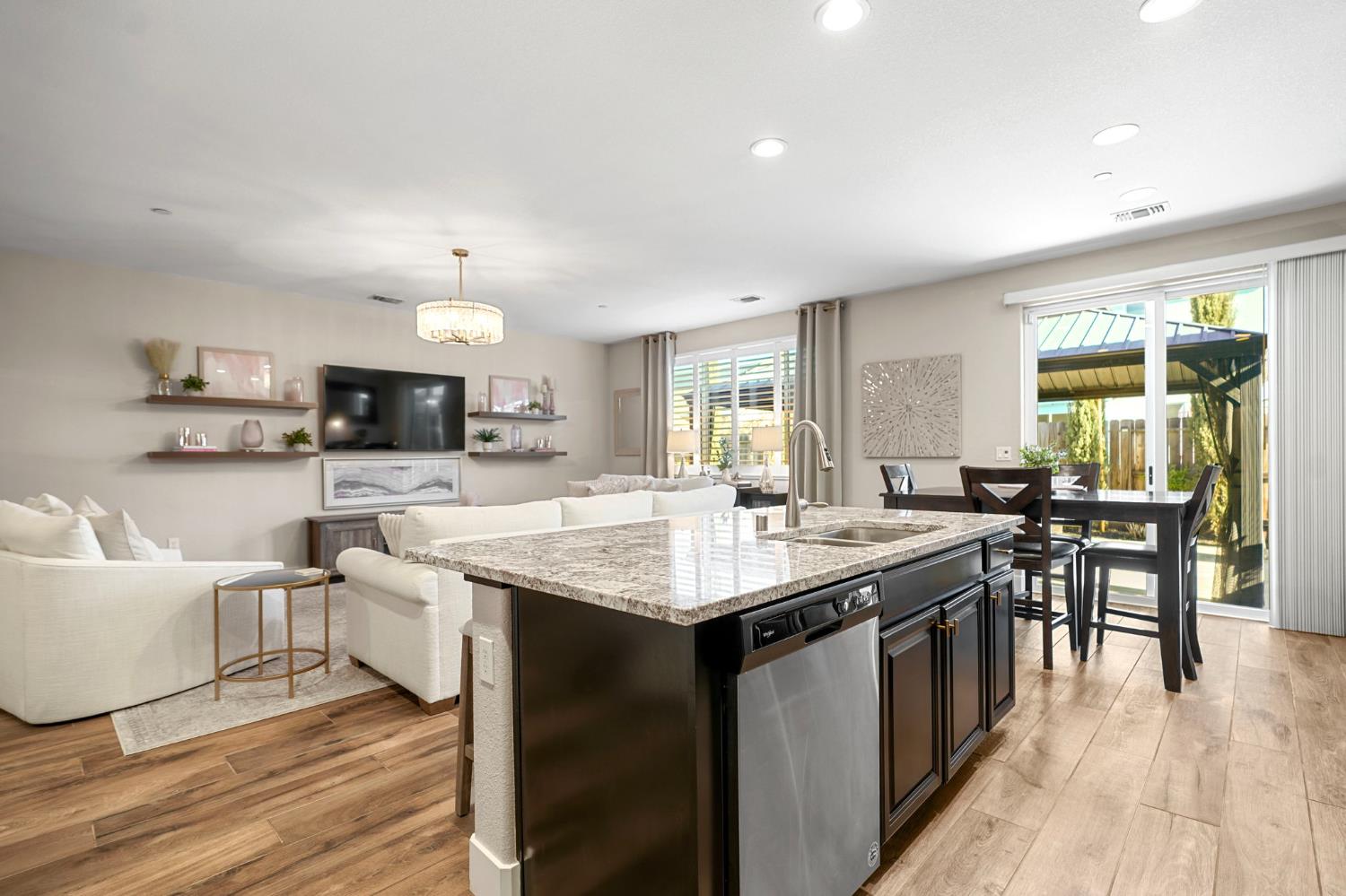 1642 Mcmanis Ln, Ripon, CA 95366