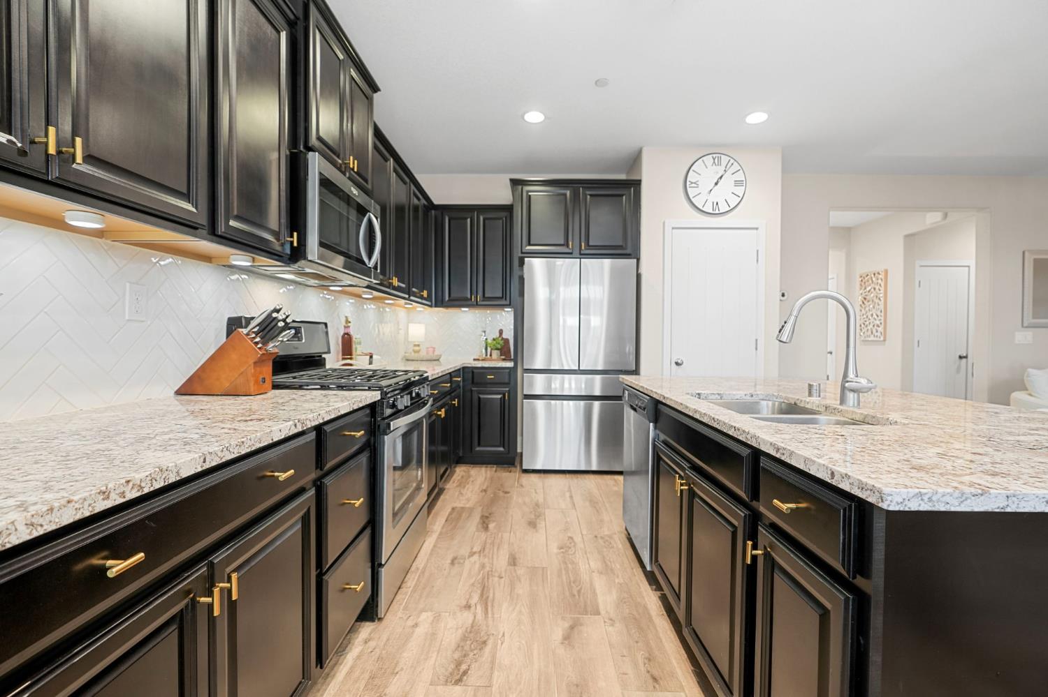 1642 Mcmanis Ln, Ripon, CA 95366