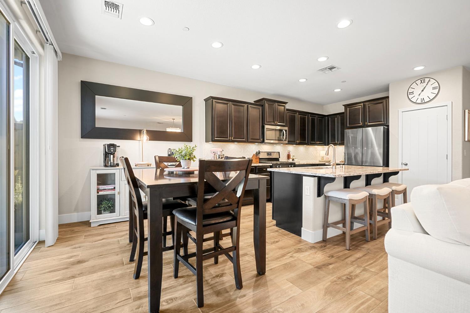 1642 Mcmanis Ln, Ripon, CA 95366