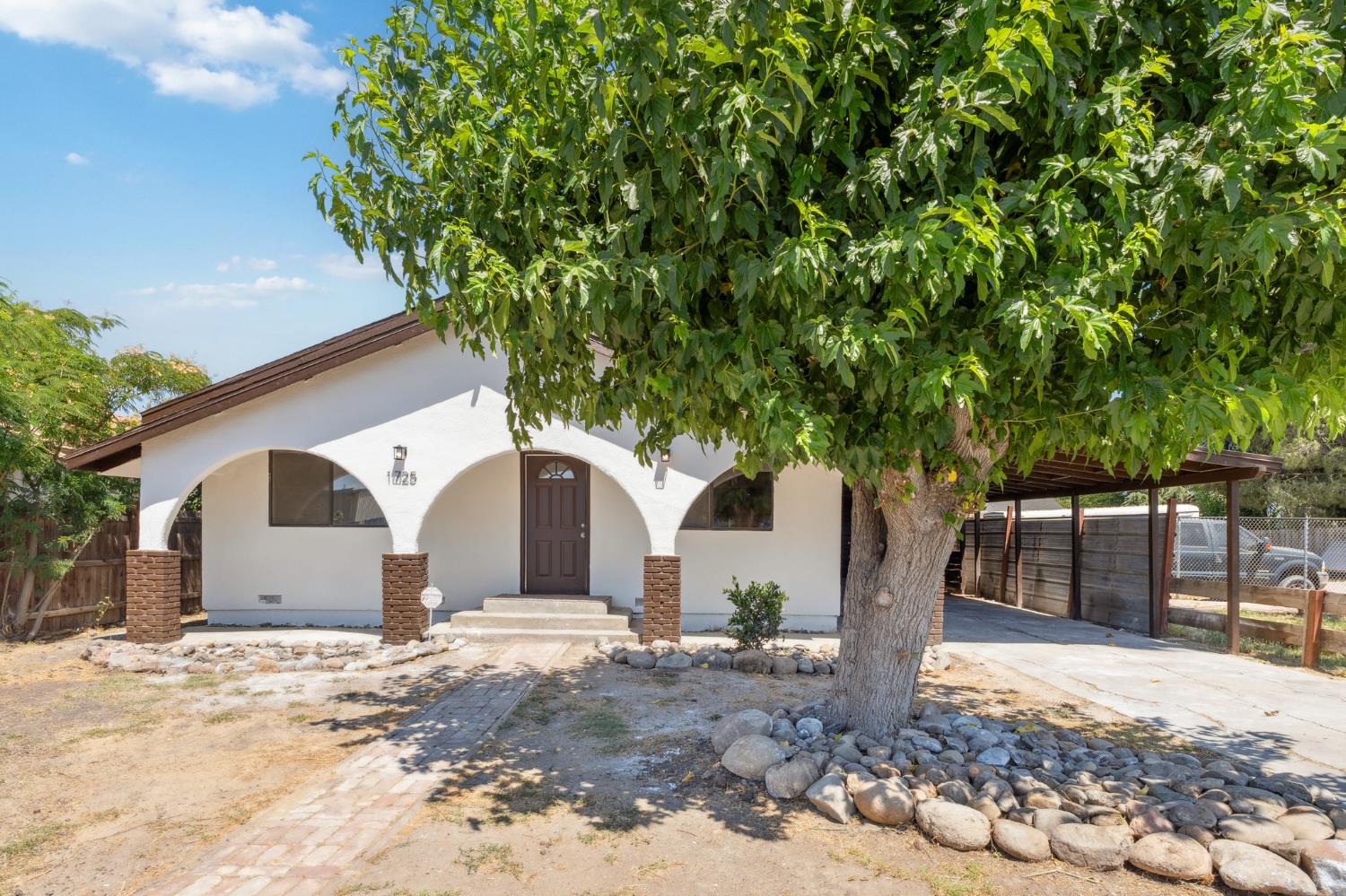 1725 California Ave, Dos Palos, CA 93620