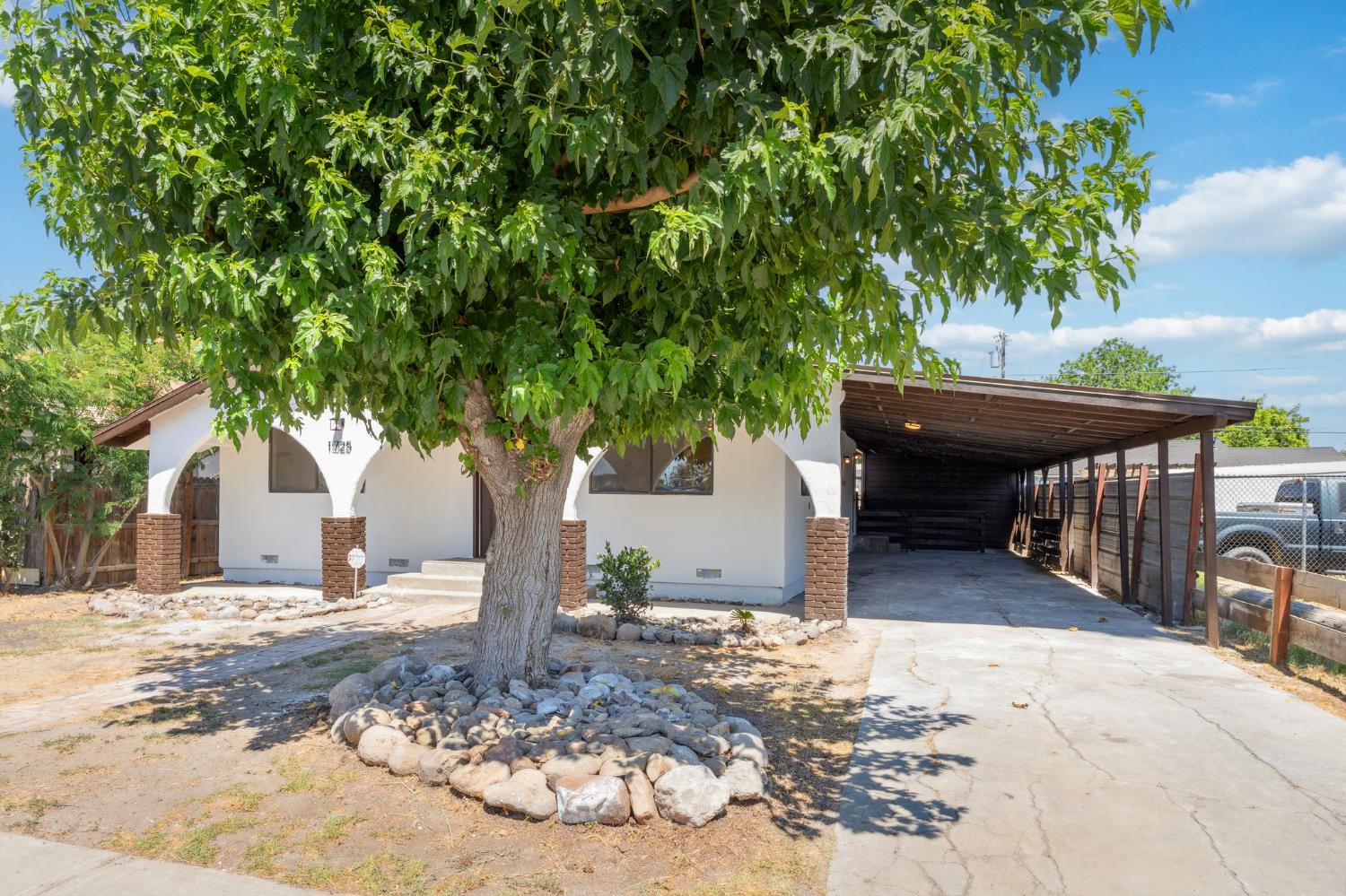 1725 California Ave, Dos Palos, CA 93620