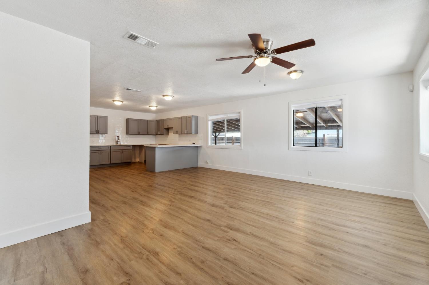 1725 California Ave, Dos Palos, CA 93620