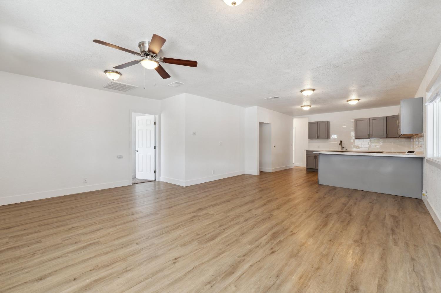 1725 California Ave, Dos Palos, CA 93620