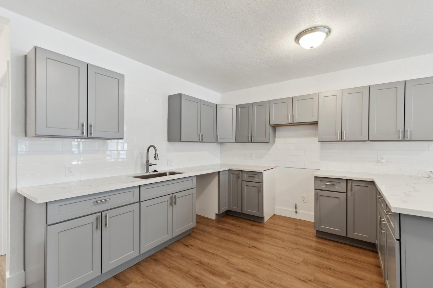 1725 California Ave, Dos Palos, CA 93620