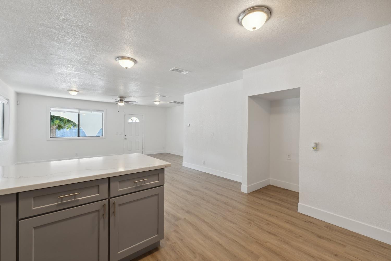 1725 California Ave, Dos Palos, CA 93620