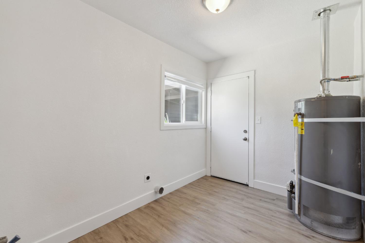 1725 California Ave, Dos Palos, CA 93620