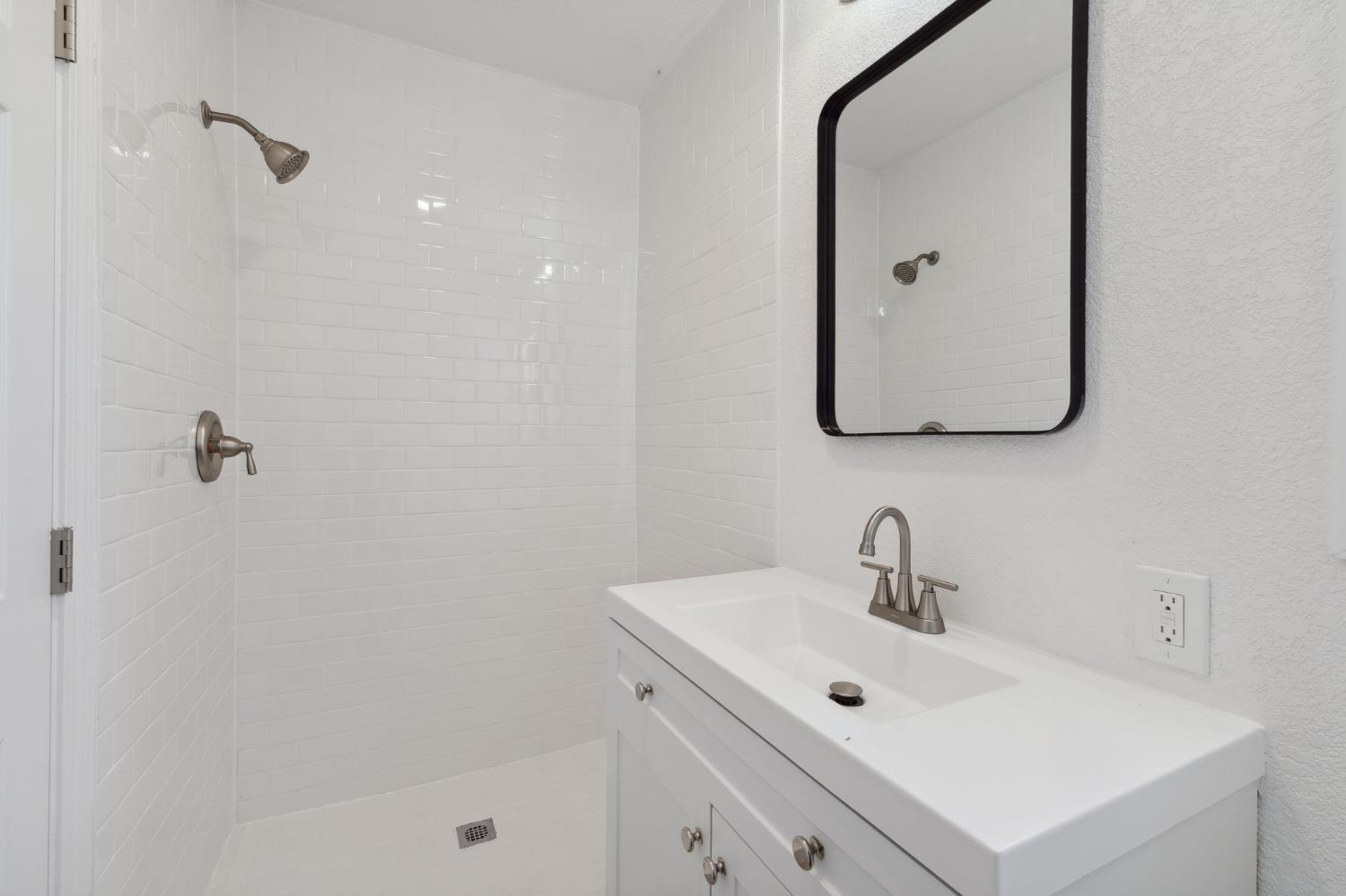 1725 California Ave, Dos Palos, CA 93620