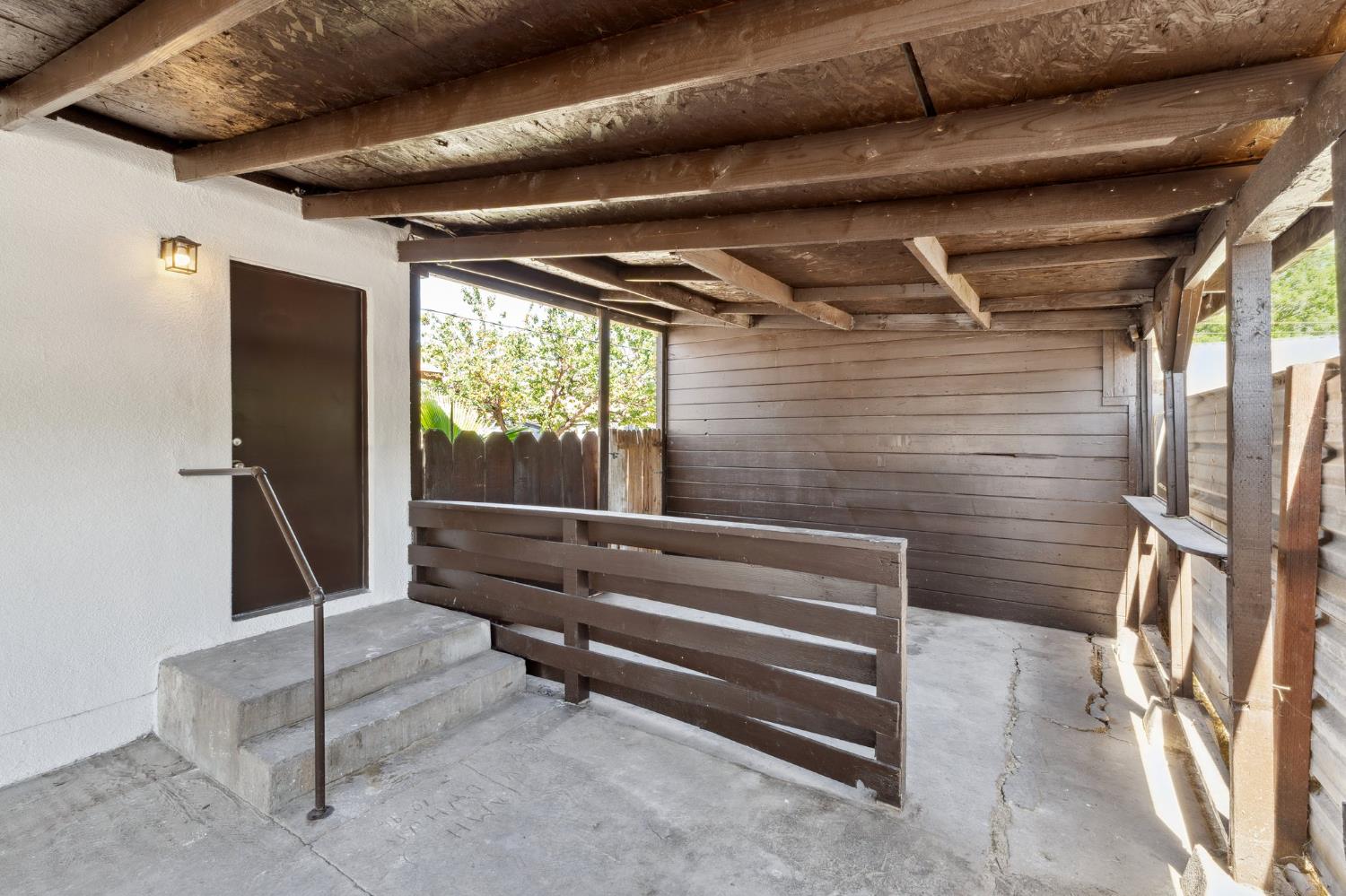 1725 California Ave, Dos Palos, CA 93620