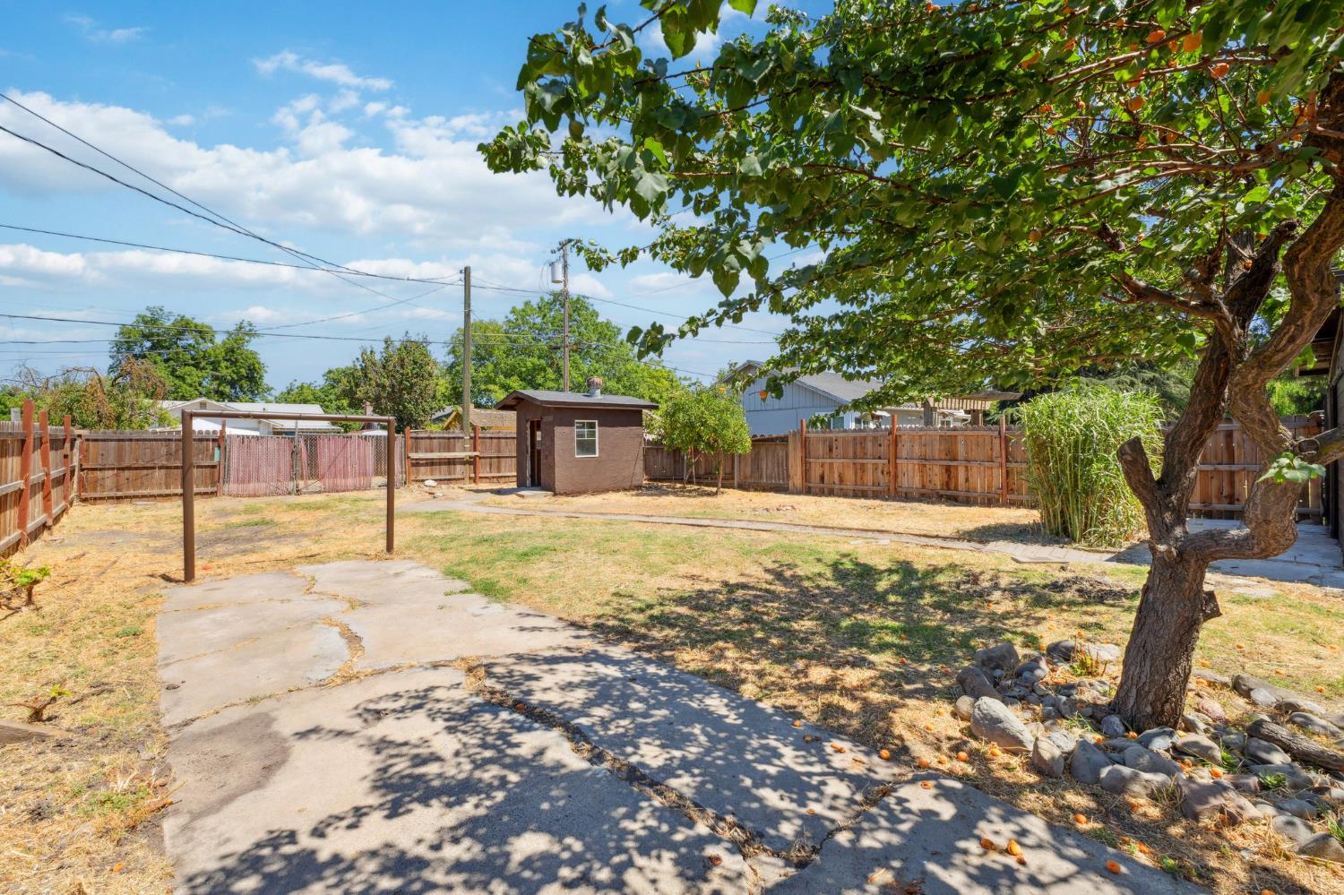 1725 California Ave, Dos Palos, CA 93620