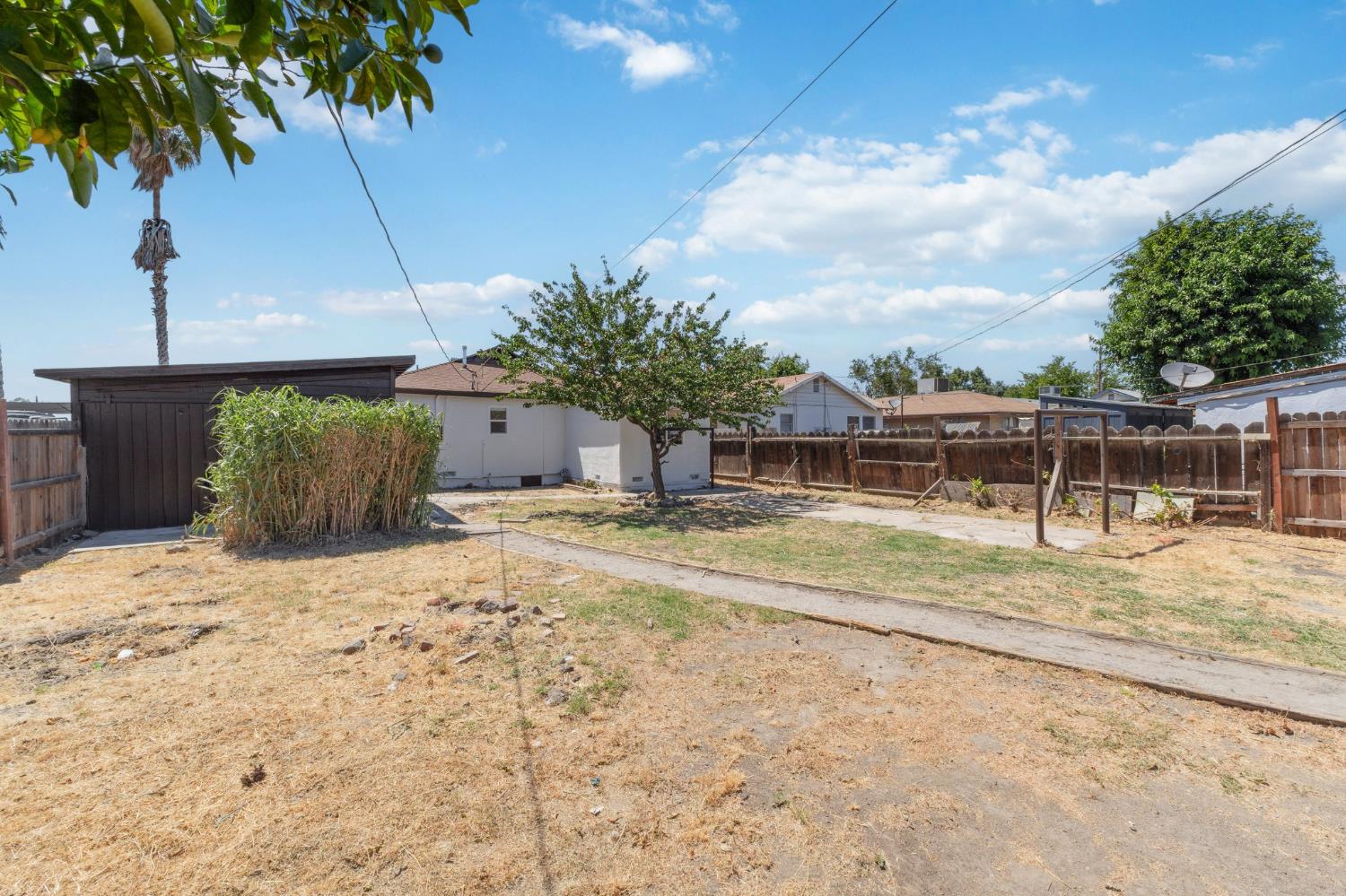 1725 California Ave, Dos Palos, CA 93620