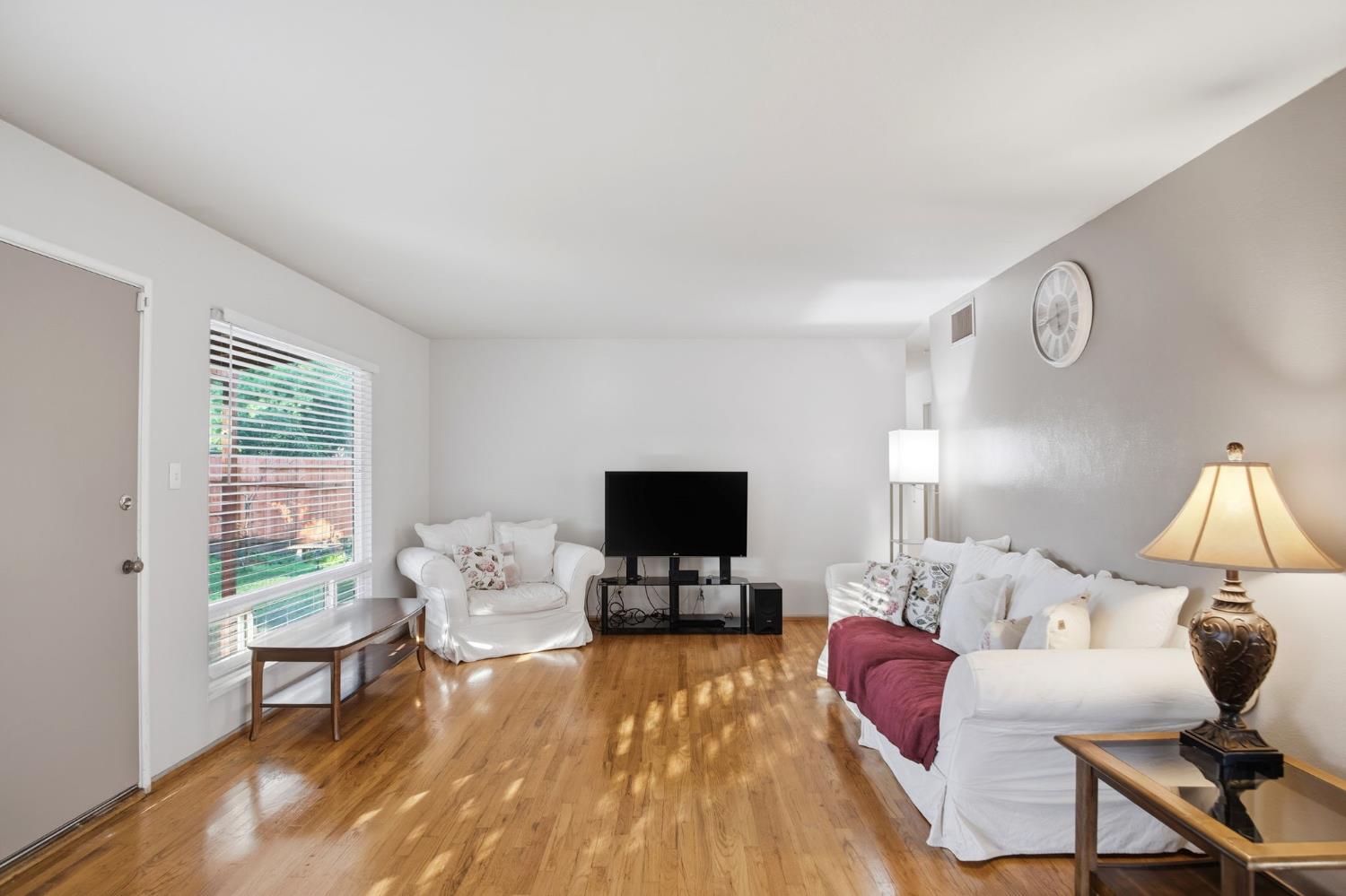 1402 W Orangeburg Ave, Modesto, CA 95350