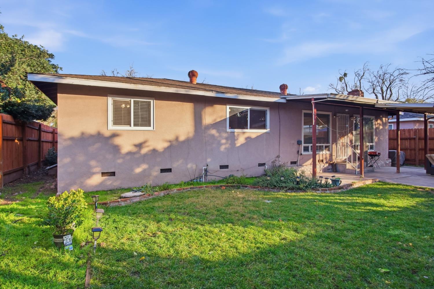 1402 W Orangeburg Ave, Modesto, CA 95350