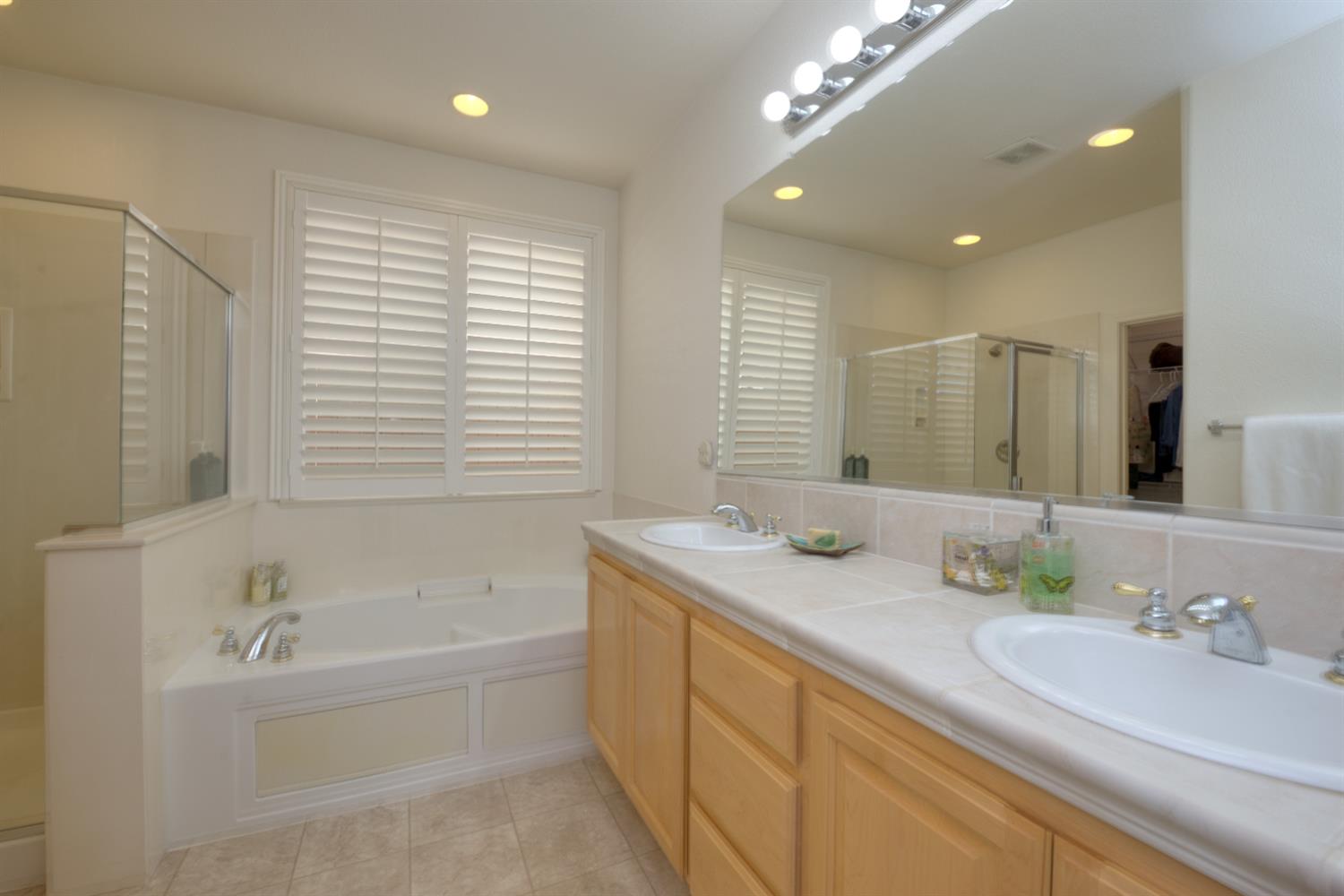 20516 Sarazen Ln, Patterson, CA 95363