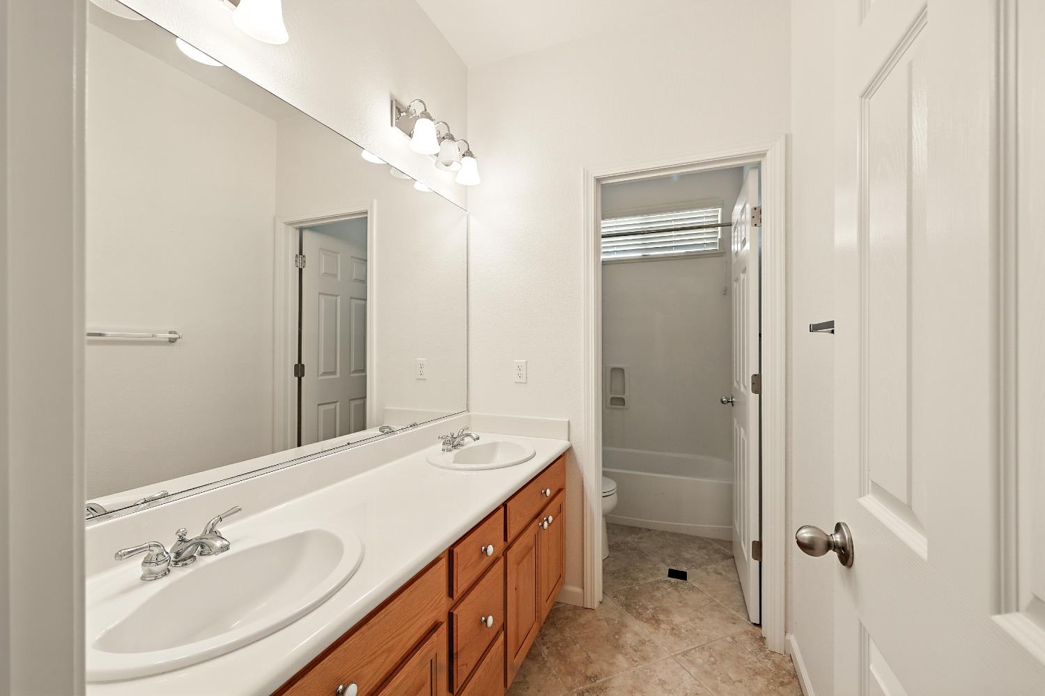 14510 Spyglass Cir, Chowchilla, CA 93610