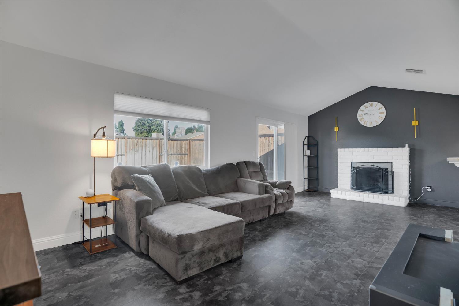 1323 ghia, Manteca, CA 95337