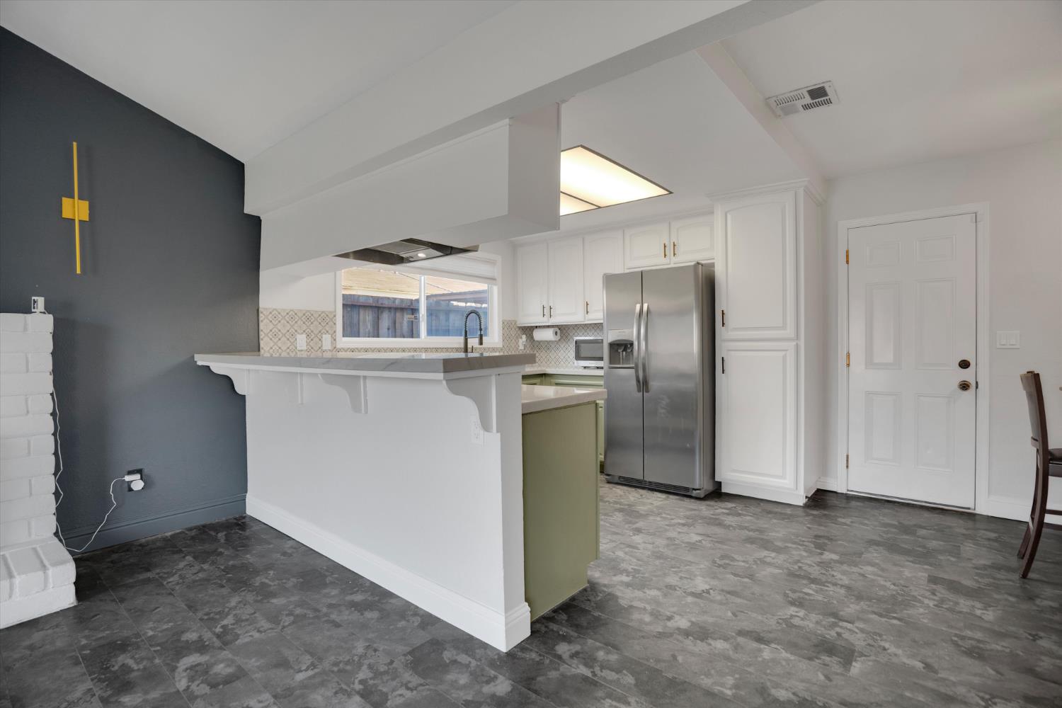 1323 ghia, Manteca, CA 95337