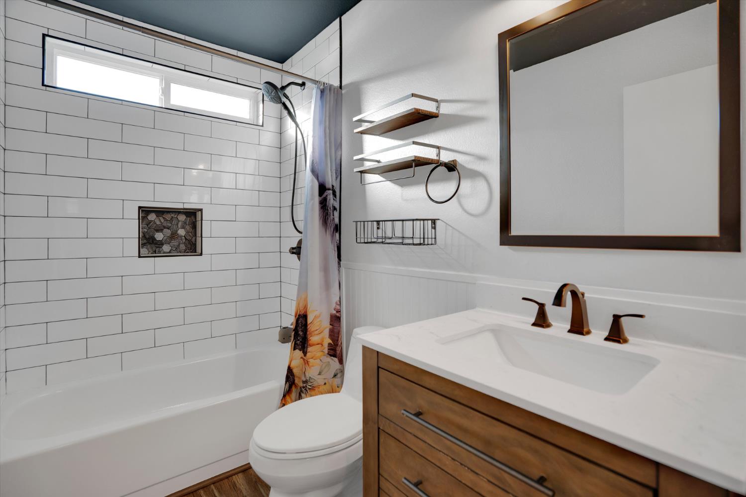 1323 ghia, Manteca, CA 95337