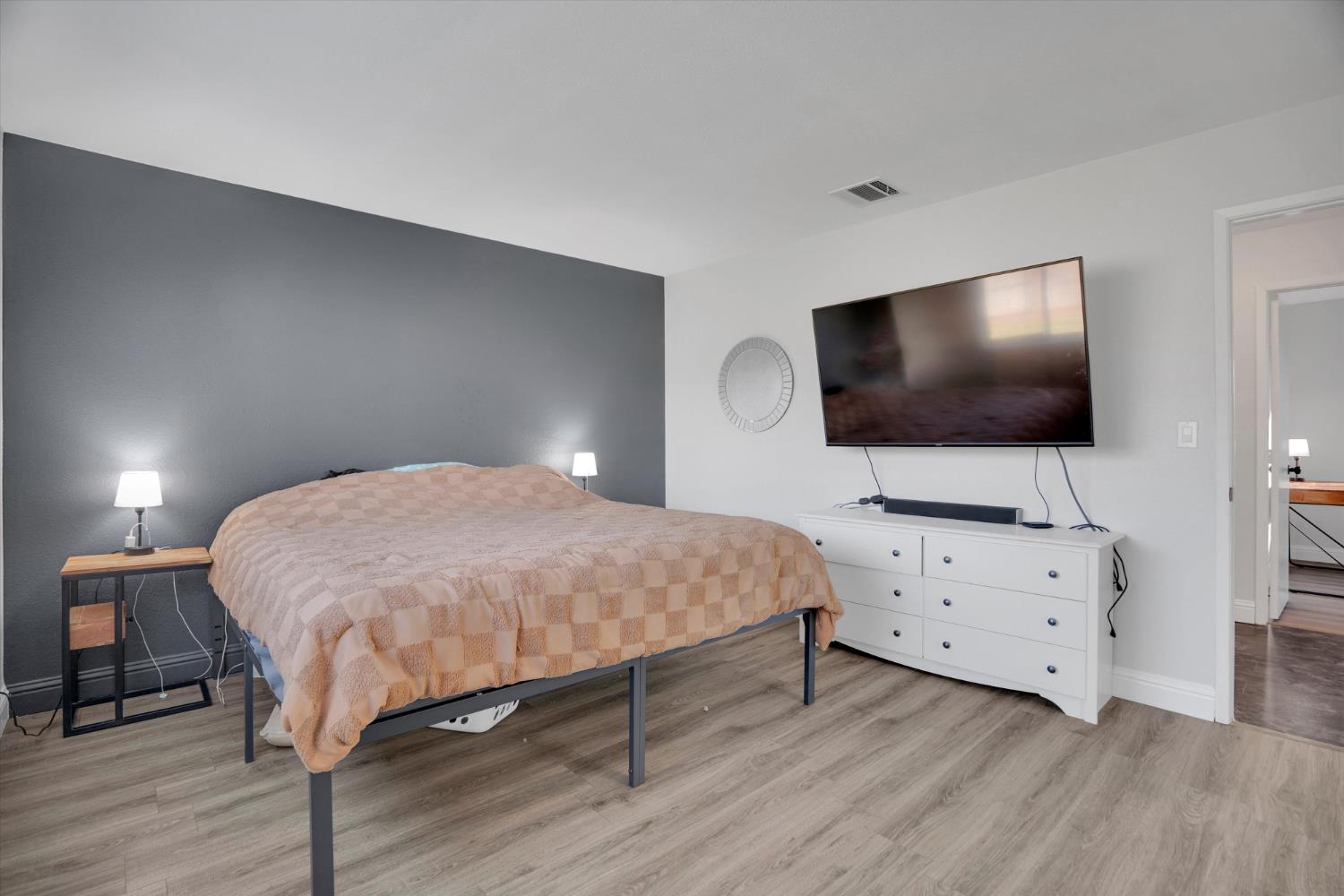 1323 ghia, Manteca, CA 95337